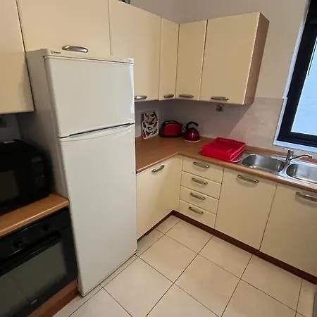 Apartment Location Location Location *